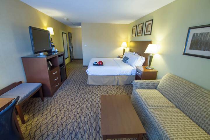 Standard | King Bed (6 of 7)