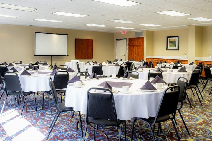 Ballroom/Hall 97 of 108