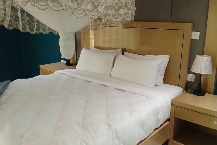 Room 27 of 35