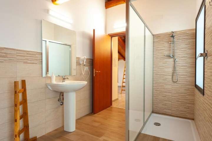 Room 19 of 29
