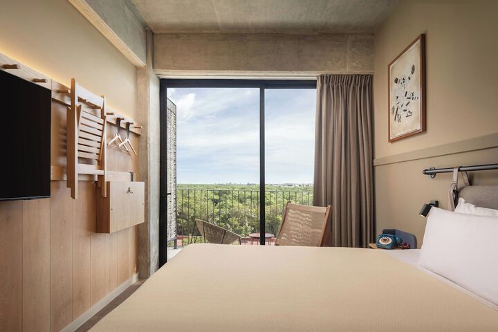 Room 48 of 110