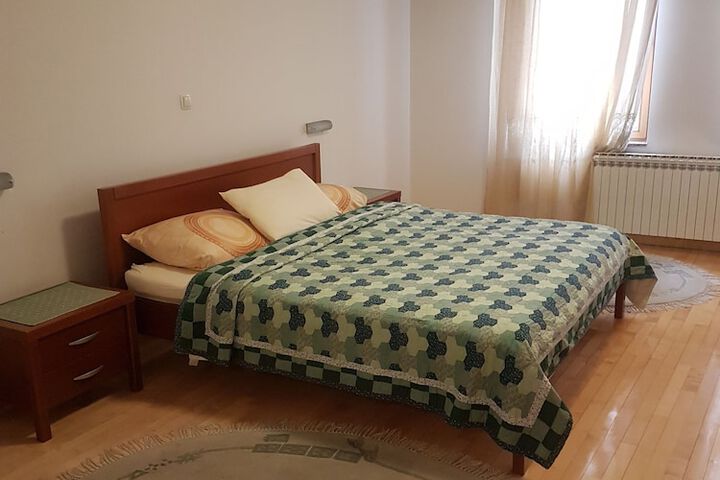 Room 8 of 21