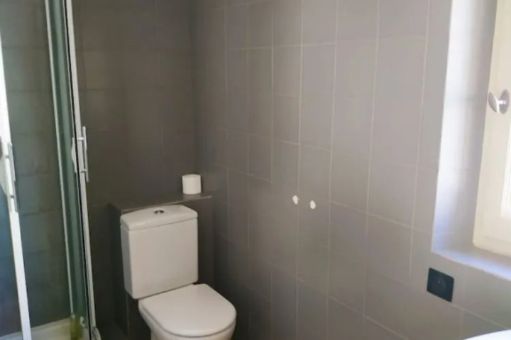 Room 8 of 19