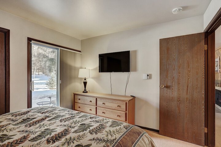 Room 4 of 23