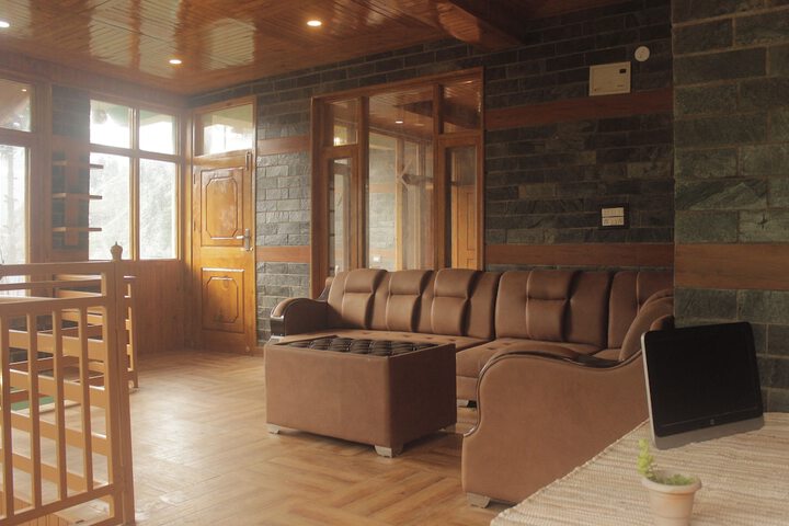Room 16 of 35