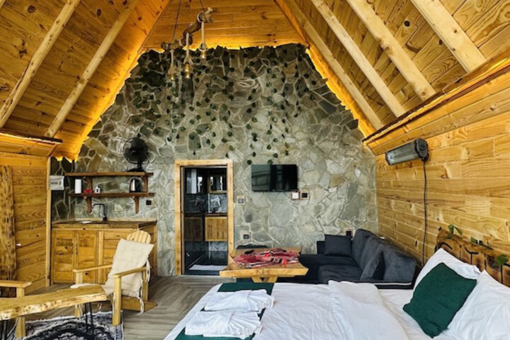 Room 7 of 38
