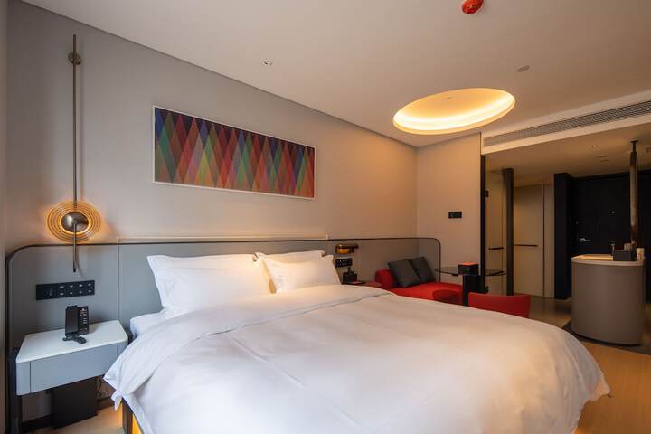 Room 4 of 19