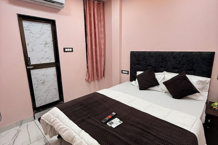 Room 13 of 25