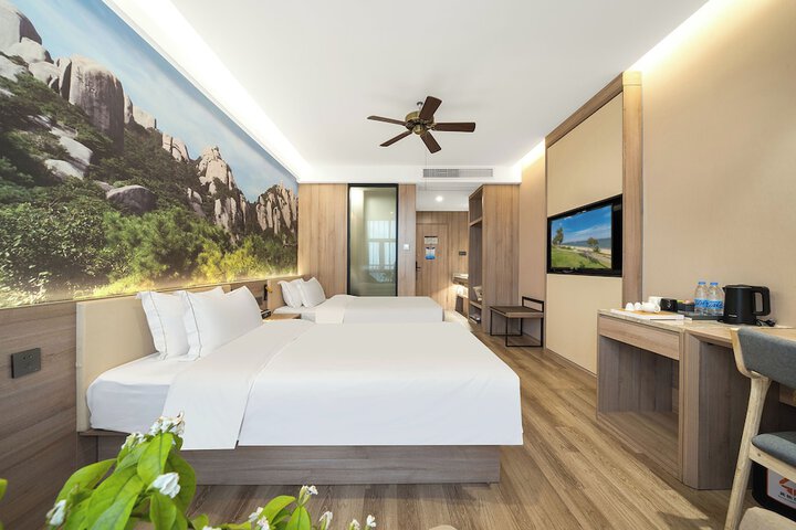Room 13 of 20