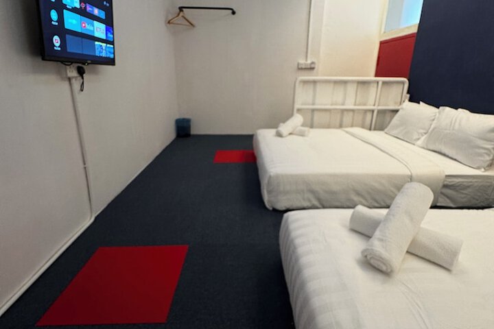 Room 19 of 122