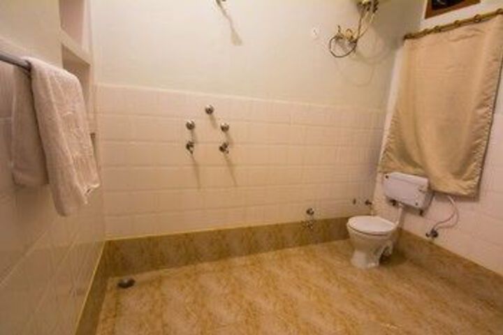 Room 4 of 35