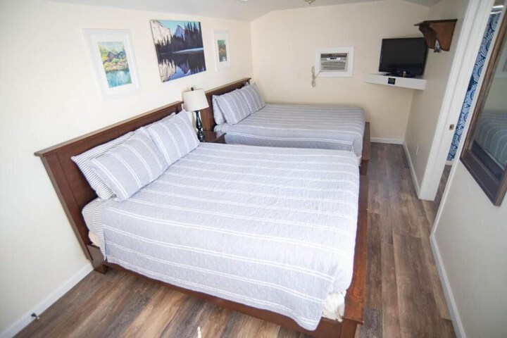 Room 7 of 52