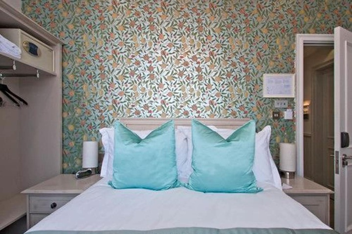Room 17 of 50