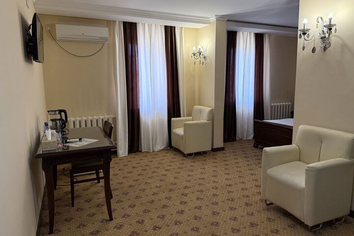 Room 15 of 23