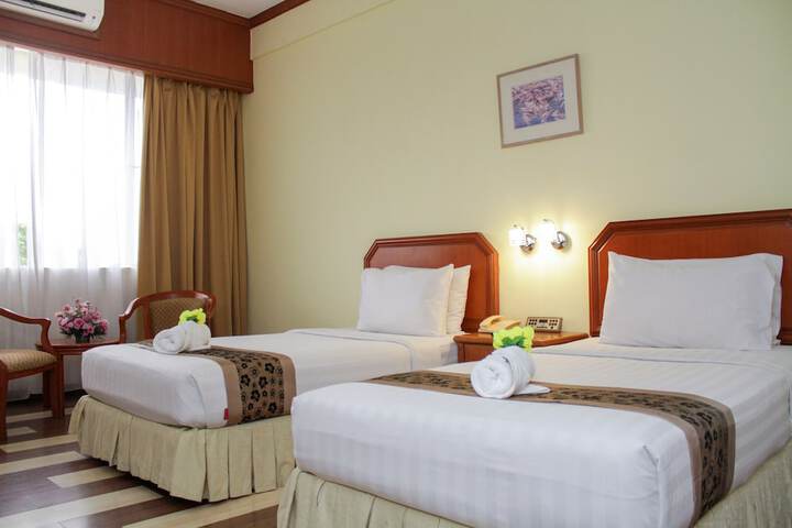 Room 28 of 94
