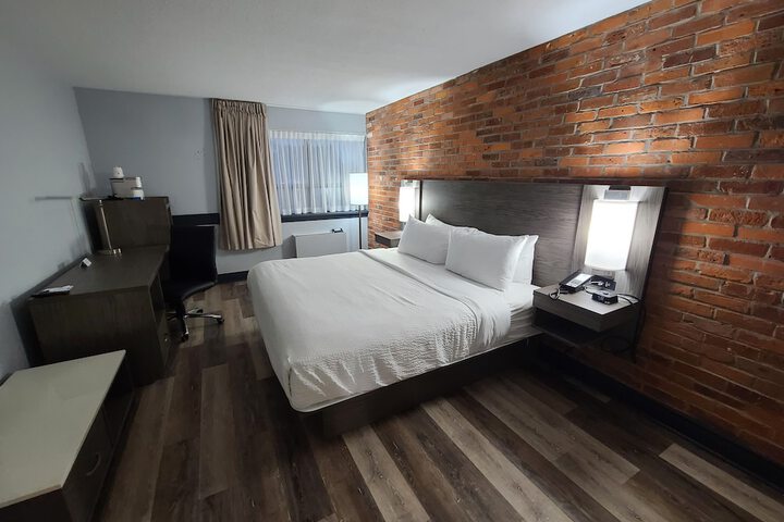 1 King Bed Deluxe Room (13 of 22)