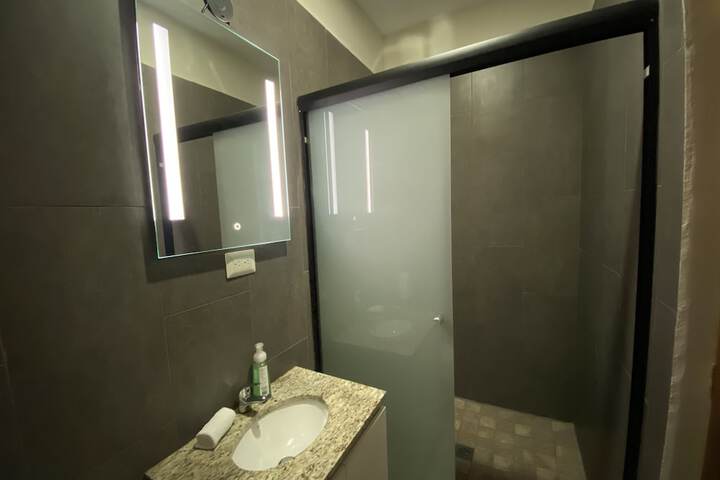 Room 10 of 80