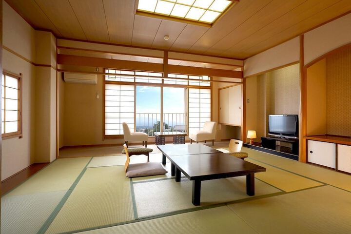 Room 8 of 23