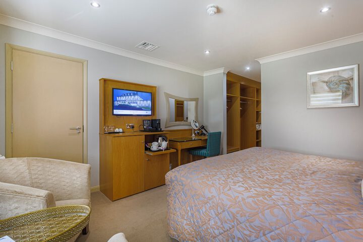 Room 9 of 46