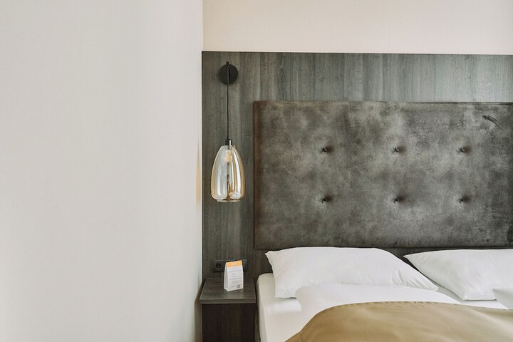 Room 3 of 39