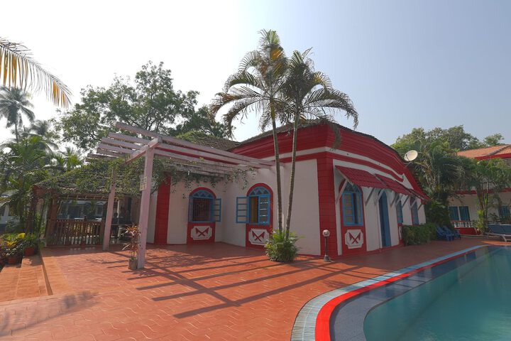 Hotel Pool
