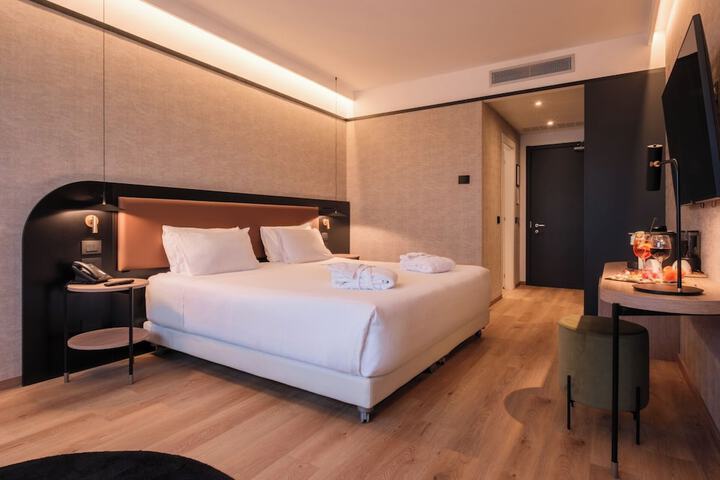 Room 14 of 60