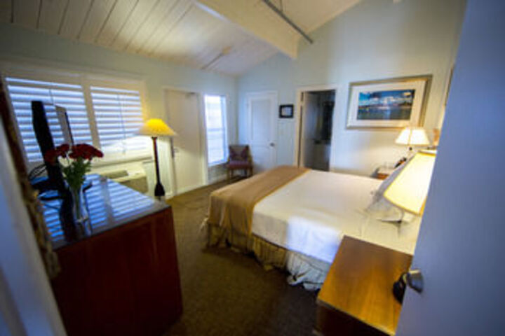 Room 53 of 82