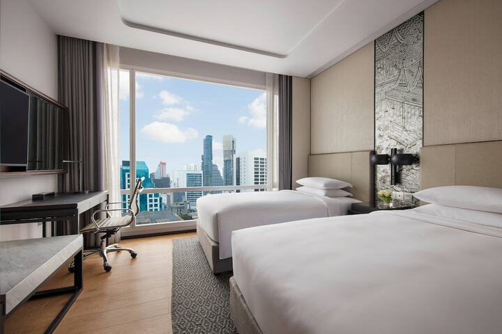 Room 28 of 125