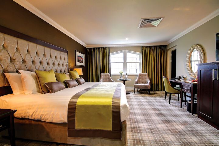 Room 42 of 142