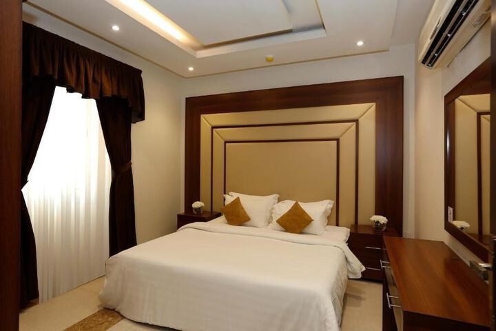 Room 8 of 25