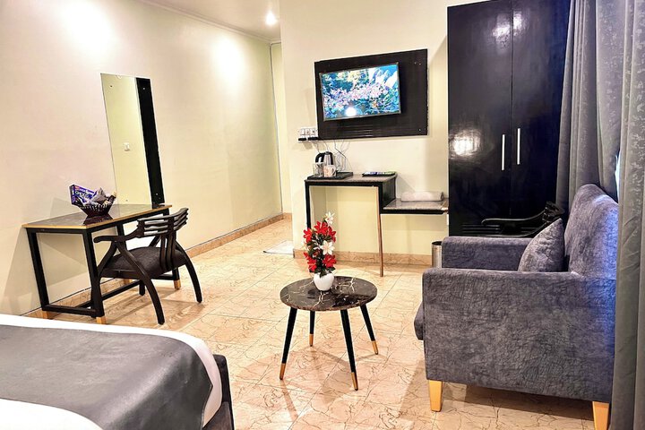 Room 15 of 21