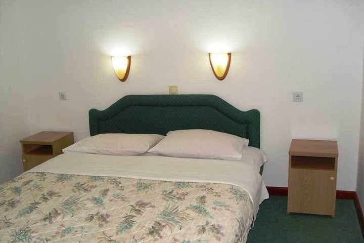Room 15 of 53