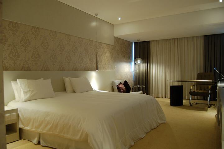 Room 8 of 73