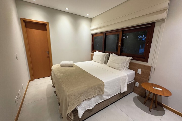 Room 15 of 104