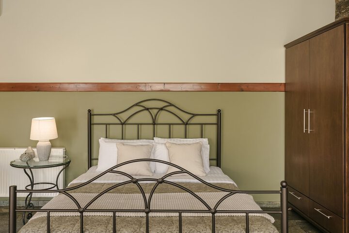Room 25 of 197