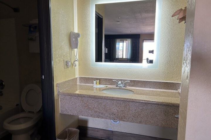 Room 20 of 42
