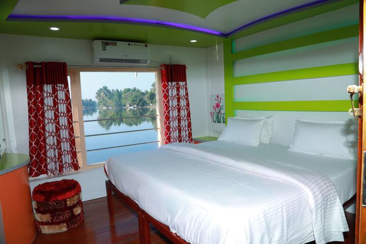 Room 2 of 61