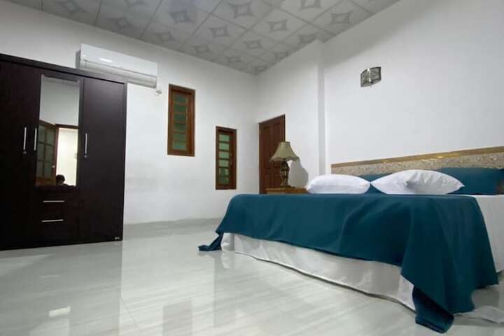 Room 4 of 14