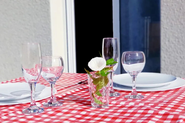 Dining 17 of 18
