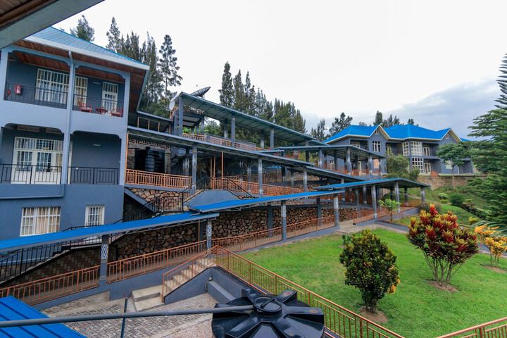 Hotel Exterior 73 of 97