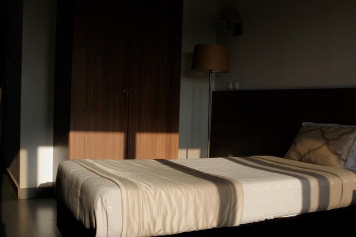 Room 8 of 34