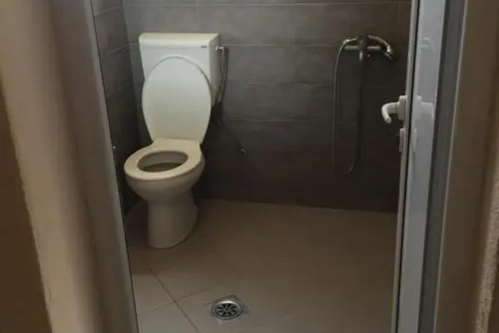 Room 9 of 20