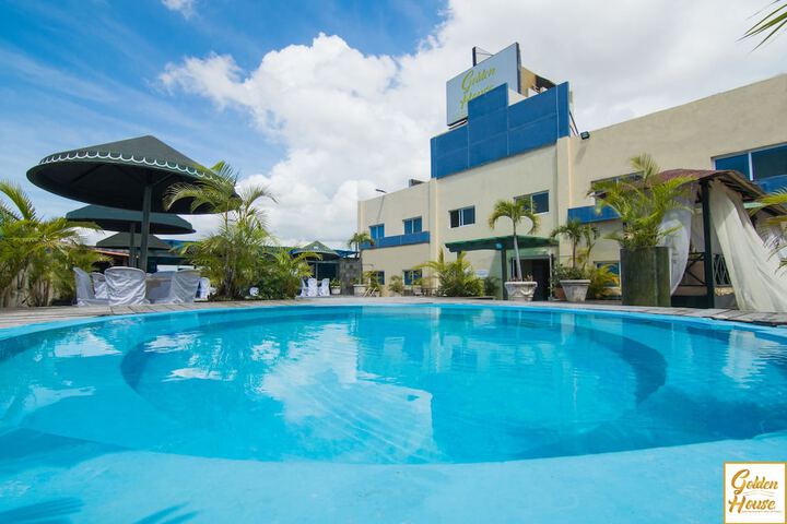 Hotel with Pool