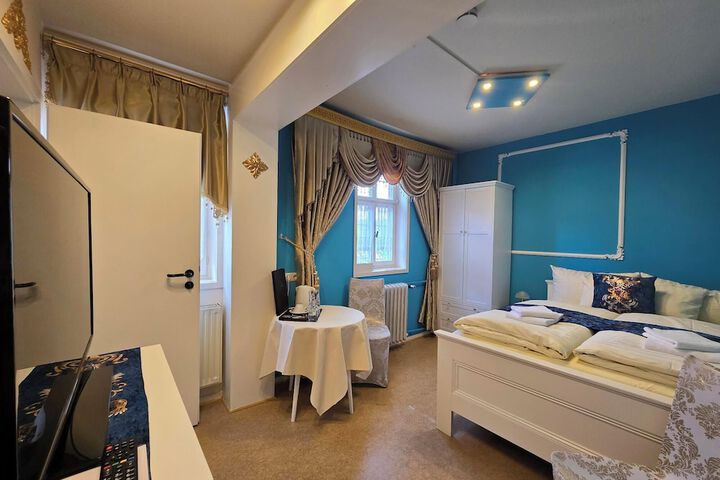 Room 4 of 39