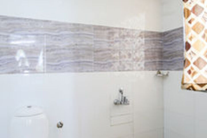Room 2 of 35