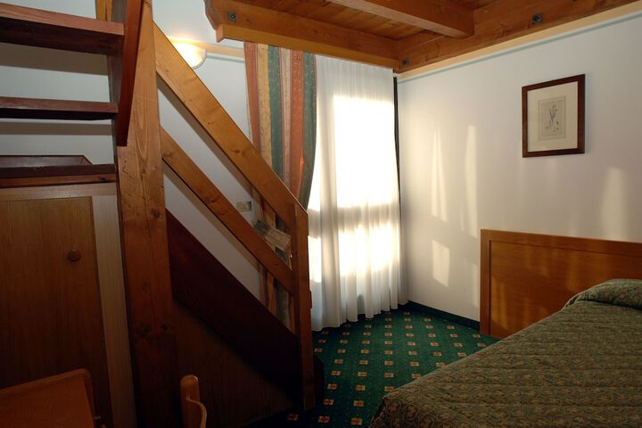 Room 3 of 50