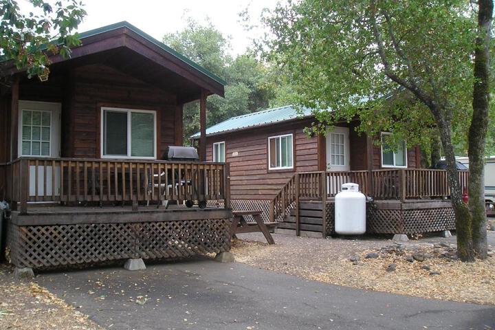 Russian River Camping Resort Studio Cabin 4 in Cloverdale, CA