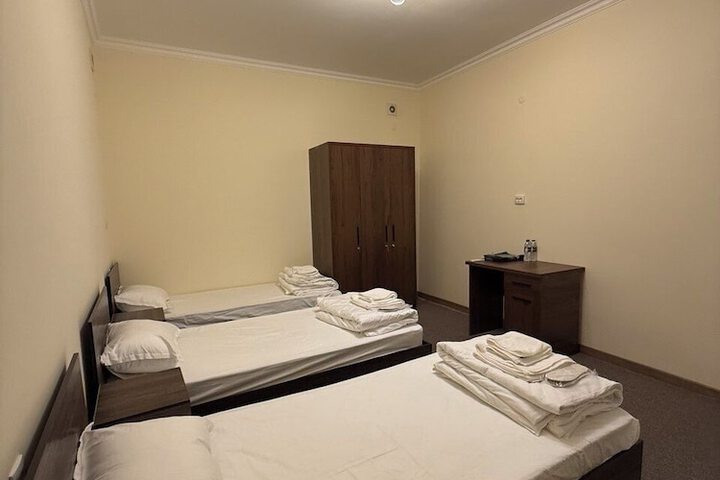 Room 6 of 19