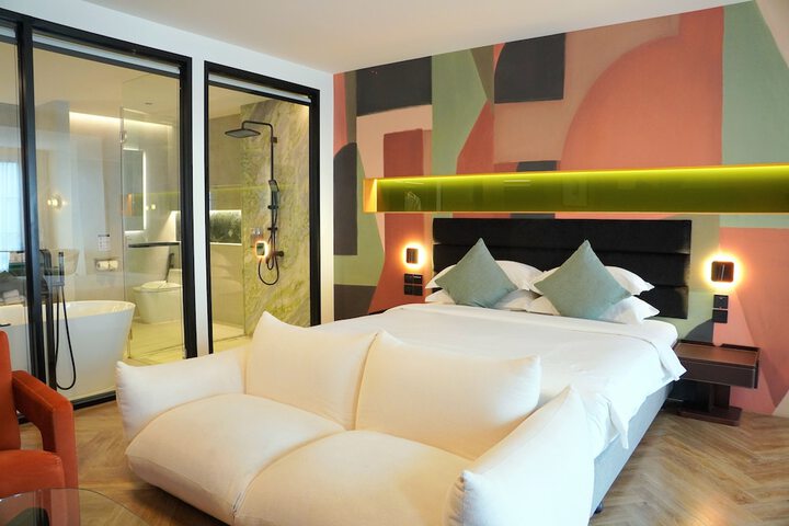 Room 22 of 63