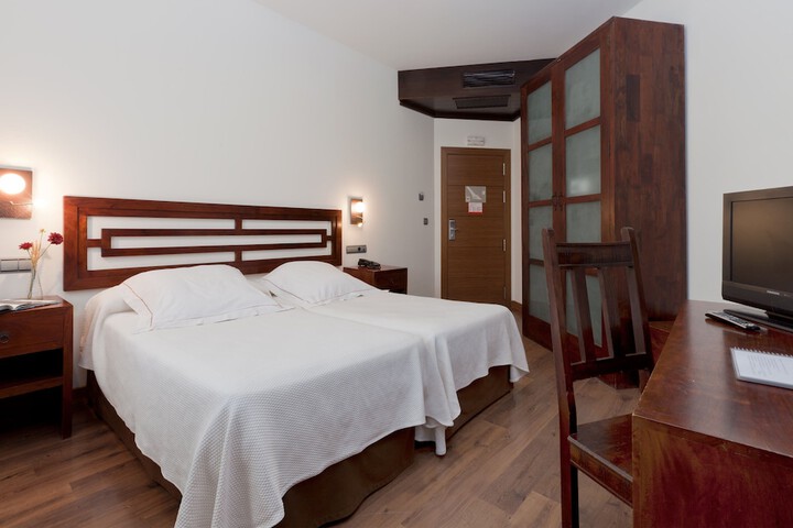 Room 10 of 65